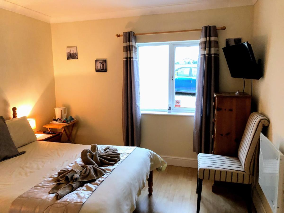 Hogwarts Bed And Continental Breakfast Villa Sheerness Eksteriør billede