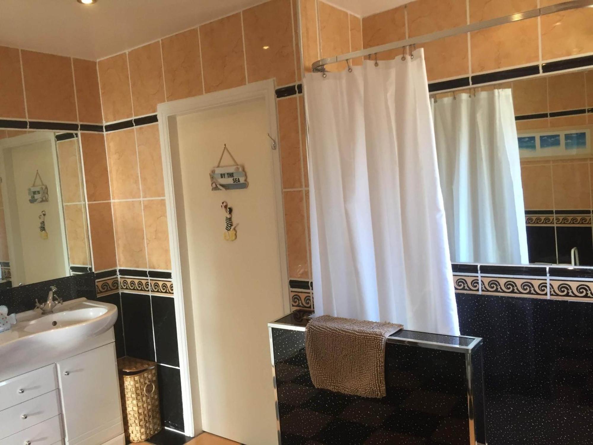 Hogwarts Bed And Continental Breakfast Villa Sheerness Værelse billede